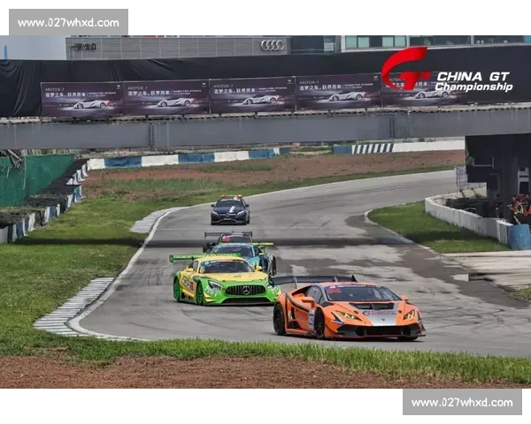 重返赛车黄金年代，经典老车重聚，直播回顾辉煌时刻！